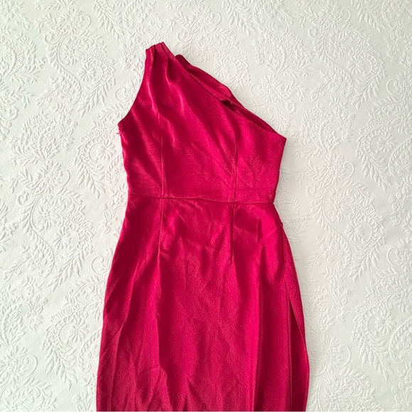 NWOT Lulus Mesmerizing Aura Red Satin One-Shoulder Tulip Maxi Dress Small - Picture 5 of 7